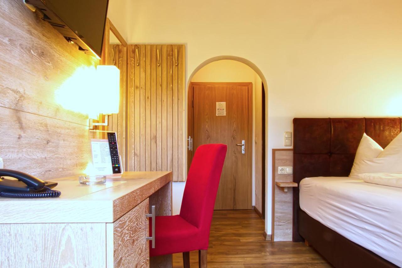 Garnihotel Zur Linde - Bayerischer Wald - Aktivcard Mit 154 Kostenfreien Leistungen - Kostenloser Parkplatz Lohberg Kültér fotó